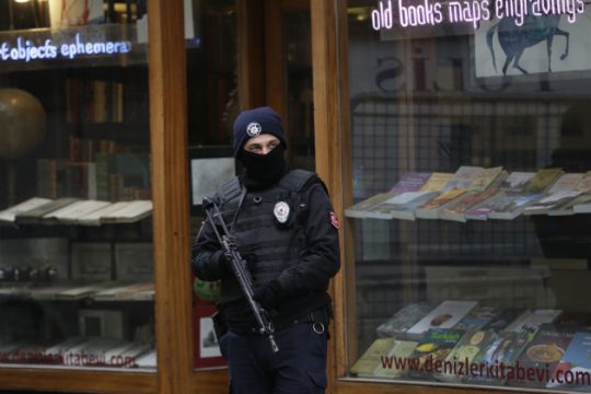 Και άλλα εκατοντάδες εντάλματα σύλληψης στην Τουρκία