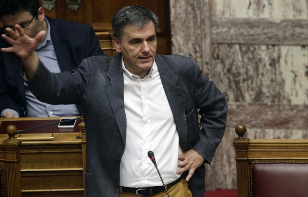 Και πέντε δισεκατομμύρια νέα μέτρα και πλεόνασμα 4%