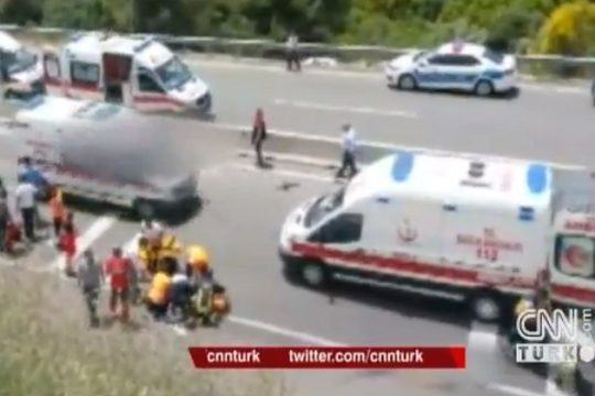 Ανατροπή λεωφορείου κόστισε τη ζωή σε 23 ανθρώπους στην Τουρκία