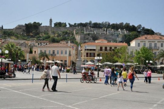 Πού και πότε θα ανοίγουν τα καταστήματα τις Κυριακές