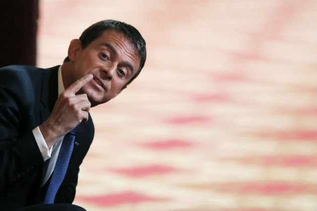 Υποτάσσεται στον Μακρόν ο Βαλς