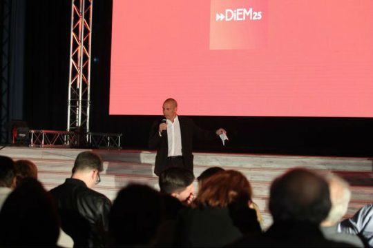Με βαριά ονόματα το DiEM25 στην Αθήνα
