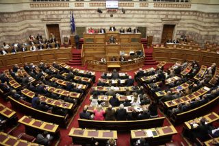 Οργή από δεξιά, οργή και από αριστερά για τη συμφωνία