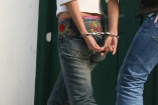 Ντροπή για όλους η κράτηση μιας 27χρονης