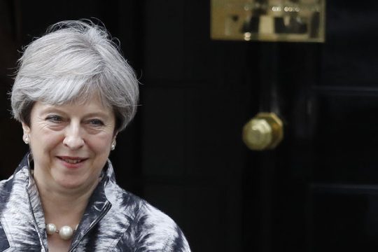 Μαθαίνοντας από την Τερέζα Μέι: μια παραβολή