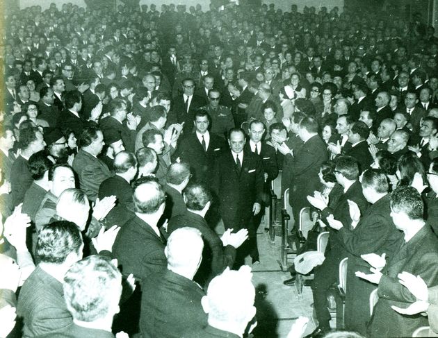 Κε Στάθη Καλύβα πείτε μας κι άλλα για το πόσο σωτήρια ήταν η χούντα…