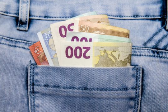 Ανεπαίσθητη μείωση των ληξιπρόθεσμων οφειλών του δημοσίου