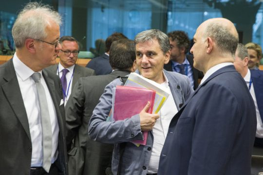 Δυσκολεύει η ένταξη στην ποσοτική χαλάρωση