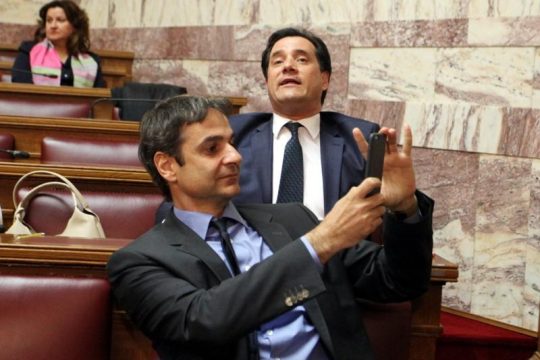 Δύο ροκ τύποι, ο Κυριάκος Μητσοτάκης και η Μιμή Ντενίση