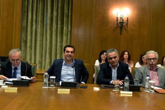 Βέλη από παντού στο υπουργικό συμβούλιο