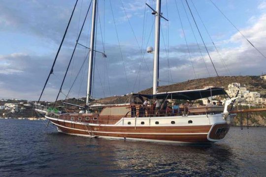 Συνεχίζεται στο Αιγαίο η ναυμαχία Λιμενικού – «πειρατικών»