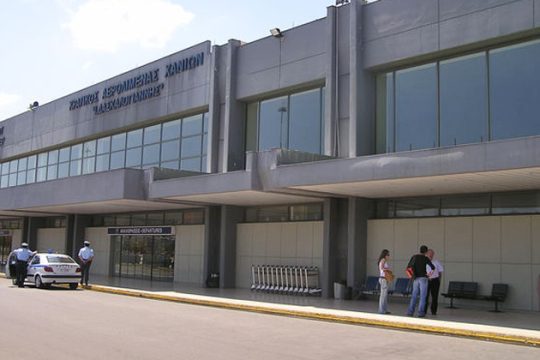 Χανιά: Η Fraport «κόβει» τη δωρεάν στάθμευση στους εργαζομένους
