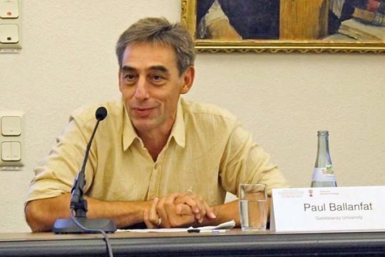 Η διανόηση πρέπει να παραμείνει μακριά από κάθε πολιτική δέσμευση
