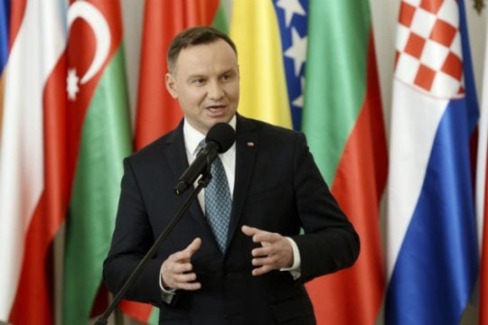 Στα χνάρια της Ουγγαρίας η Πολωνία για το προσφυγικό