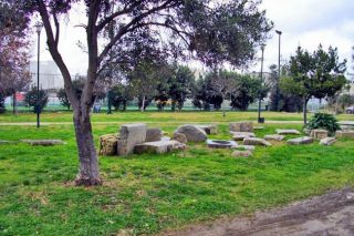 Η Ακαδημία Πλάτωνος λέει το δικό της Mallών Λαβέ