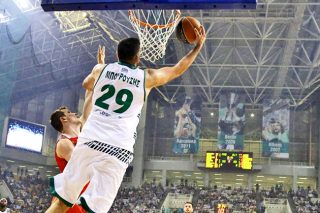 Σε τεντωμένο σχοινί…