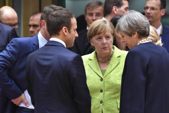 Παζάρια για Brexit και γαλλογερμανική σύμπνοια