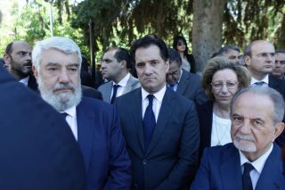 Ήταν και ο Άδωνις στην κηδεία του Μητσοτάκη