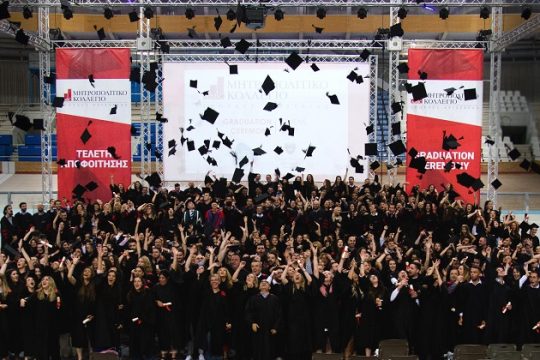 Λαμπρές Τελετές Αποφοίτησης του Μητροπολιτικού Κολλεγίου σε Αθήνα και Θεσσαλονίκη