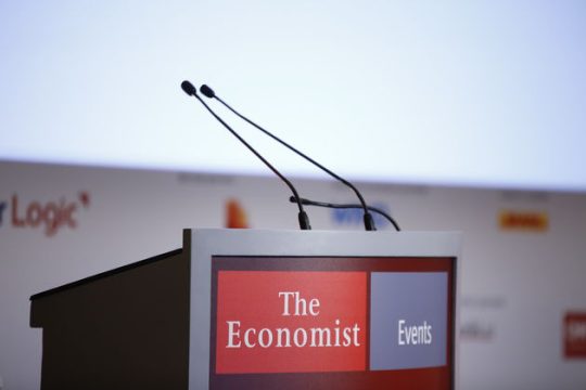 «Αναζωπύρωση» της συζήτησης για το χρέος μέσω… Economist