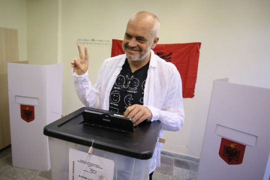 Προς πεντακομματική Βουλή στην Αλβανία