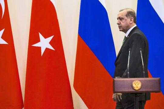 Ερντογάν σε… αναμμένα κάρβουνα λόγω της έντασης στον Κόλπο