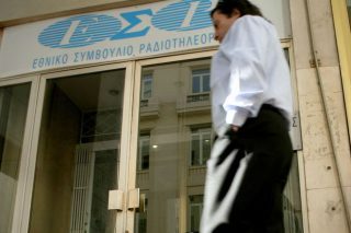 Παίζει… καθυστερήσεις