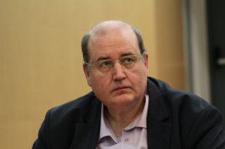 Το άνοιγμα Φίλη, ένα «ντροπαλό» φλερτ και το «όχι» των «53»