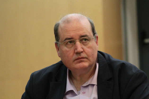 Το άνοιγμα Φίλη, ένα «ντροπαλό» φλερτ και το «όχι» των «53»