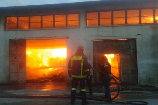 Μεγάλες καταστροφές από τη φωτιά στις Αρχάνες