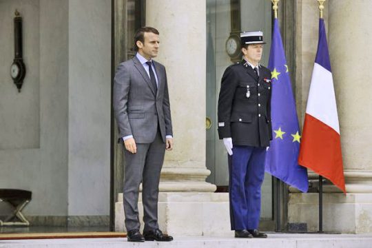 Η «ηθικοποίηση» που… σκόνταψε στα σκάνδαλα