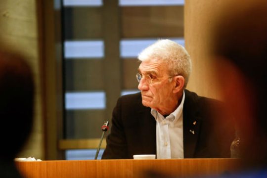 Ο Μπουτάρης βγάζει στους δρόμους τους ιδιώτες
