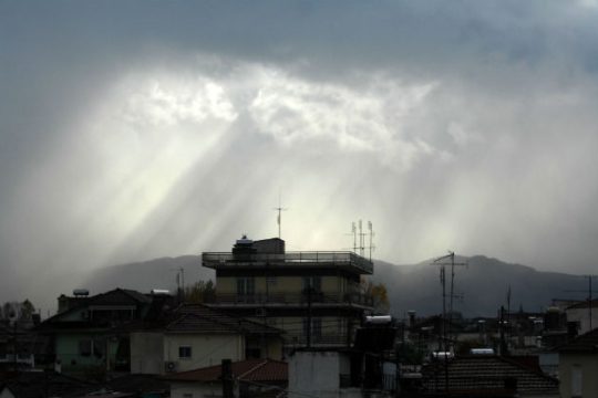 Άστατος ο καιρός με άνοδο του υδράργυρου