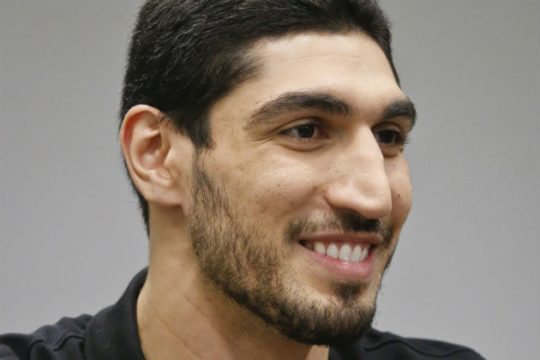 Υπό κράτηση ο πατέρας του Ενές Καντέρ