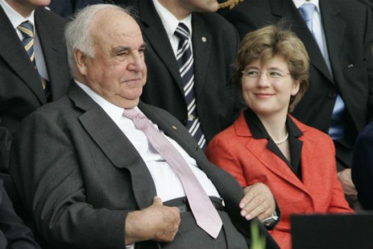 Πέθανε ο Χέλμουτ Κολ