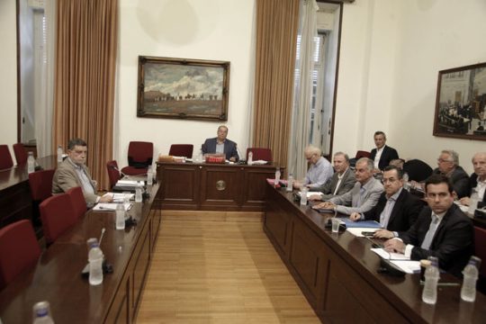 Πάνω απ’ όλα η υγεία της… τσέπης των ημετέρων