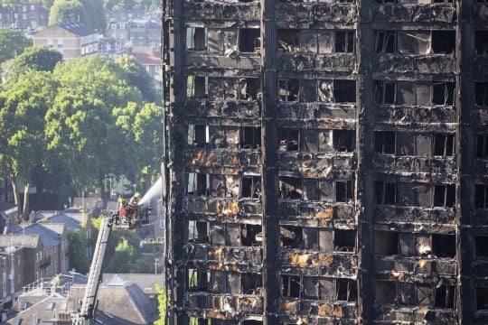 Οργή κατά της κυβέρνησης για την τραγωδία στο Λονδίνο