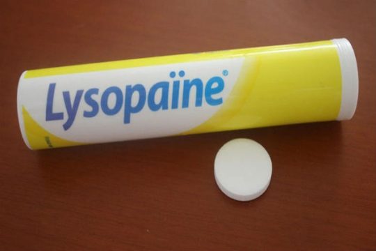 Ο ΕΟΦ ανακαλεί καραμέλες λαιμού Lysopaine