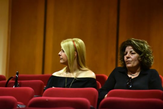 Χρυσαυγίτες «πορτιέρηδες» στη δίκη