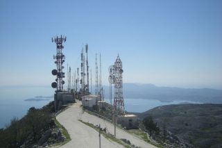 Ξεμπλοκάρει η διαδικασία αδειοδότησης καναλιών εθνικής εμβέλειας