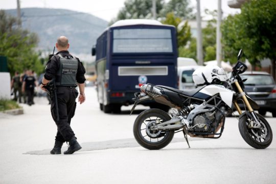 Αβατο εδώ κι εκεί