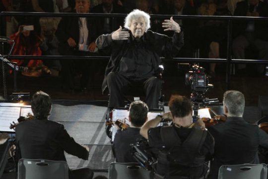 Αποθεώθηκε ο Μίκης Θεοδωράκης στο Καλλιμάρμαρο