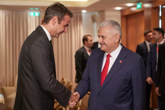 Μπαράζ επαφών για τον Κυριάκο Μητσοτάκη