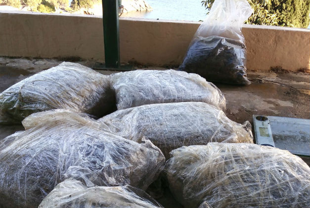 Εντοπίστηκαν ναρκωτικά στη θάλασσα της Παλαιοκαστρίτσας