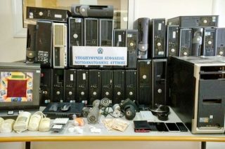 «Φρουτάκια» και κοκαΐνη με «βιτρίνα» καφετέρια