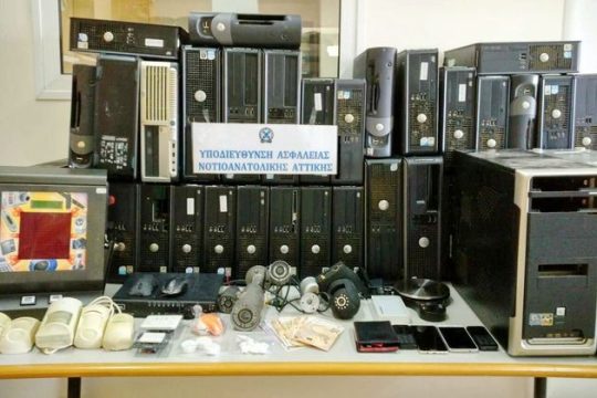 «Φρουτάκια» και κοκαΐνη με «βιτρίνα» καφετέρια