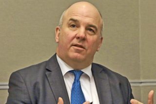 Η Ευρώπη αντιδρά για τους κουκουλοφόρους του Εβρου
