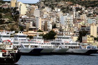 Να μην εργάζονται οι ναυτεργάτες σε μη κλιματιζόμενους χώρους