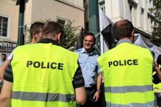 Τους «ξεκαβάλησε από το καλάμι»