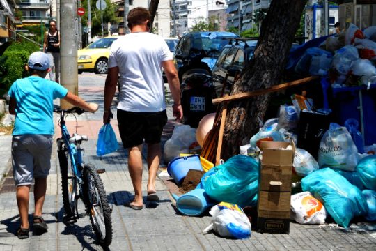 Συσκέψεις και συζητήσεις για άρση αδιεξόδου